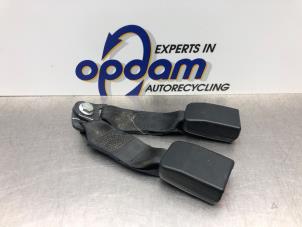 Usagé Attache ceinture arrière droite Dacia Duster (HS) 1.6 16V Prix € 35,00 Règlement à la marge proposé par Gebr Opdam B.V.