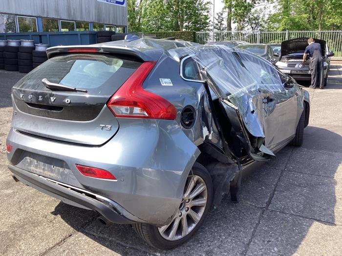 Używane Tylna klapa Volvo V40 (MV) 1.5 T3 16V Geartronic Cena € 149,00 Procedura marży oferowane przez Gebr Opdam B.V.
