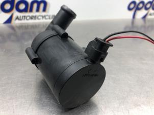Extra vattenpump från en Volvo V70 (BW) 2.0 D3 20V 2012