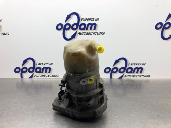 Usagé Pompe de direction Volvo V70 (BW) 2.0 D3 20V Prix € 90,00 Règlement à la marge proposé par Gebr Opdam B.V.