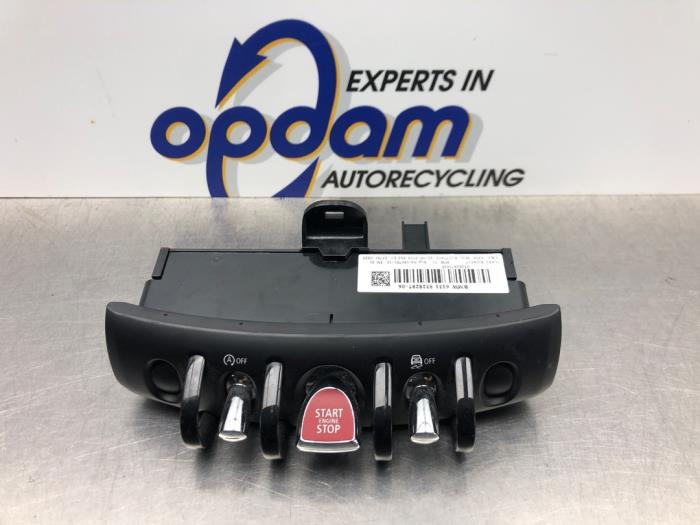 Usagé Commande start/stop Mini Mini (F55) 1.5 12V Cooper Prix € 45,00 Règlement à la marge proposé par Gebr Opdam B.V.