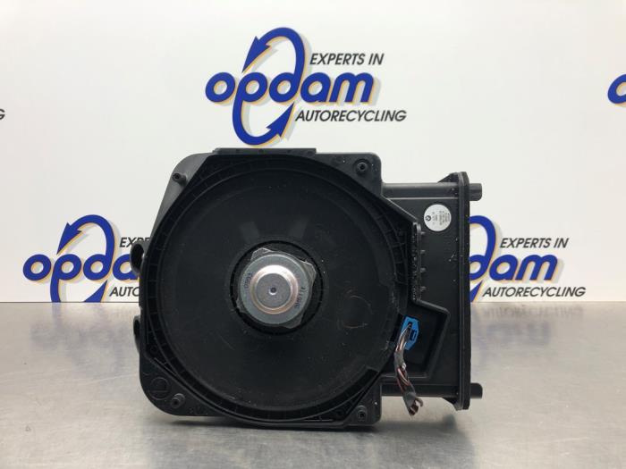 Gebrauchte Subwoofer Mini Mini (F55) 1.5 12V Cooper Preis € 45,00 Margenregelung angeboten von Gebr Opdam B.V.