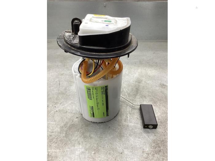 Usagé Pompe essence Opel Crossland (X) 1.2 Turbo 12V Prix € 75,00 Règlement à la marge proposé par Gebr Opdam B.V.