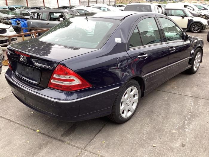 Gebrauchte Differential hinten Mercedes C (W203) 1.8 C-180K 16V Preis € 225,00 Margenregelung angeboten von Gebr Opdam B.V.