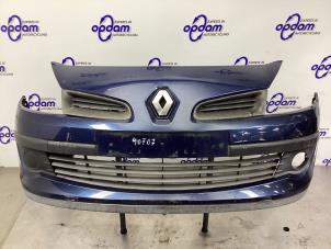 Gebrauchte Stoßstange vorne Renault Clio III (BR/CR) 1.2 16V 75 Preis € 125,00 Margenregelung angeboten von Gebr Opdam B.V.