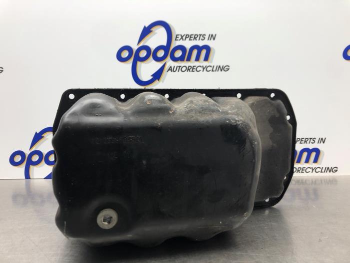 Gebrauchte Ölwanne Peugeot 207/207+ (WA/WC/WM) 1.6 16V VTRi Preis € 25,00 Margenregelung angeboten von Gebr Opdam B.V.