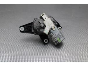 Used Rear wiper motor Renault Trafic New (JL) 2.0 dCi 16V 115 Price on request offered by Gebr Opdam B.V.