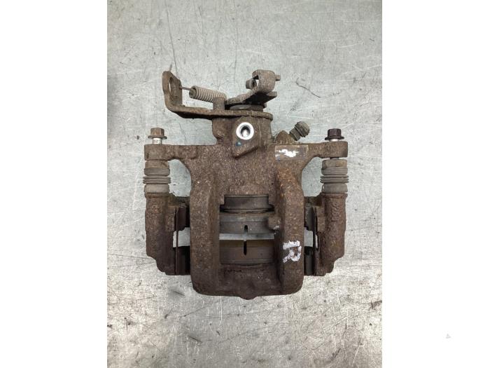 Gebrauchte Bremszange rechts hinten Opel Mokka/Mokka X 1.4 Turbo 16V 4x2 Preis € 60,00 Margenregelung angeboten von Gebr Opdam B.V.