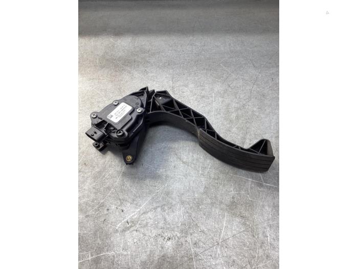 Begagnade Gaspedalsensor Renault Twingo III (AH) 1.0 SCe 70 12V Pris € 30,00 Marginaltabell erbjuds av Gebr Opdam B.V.
