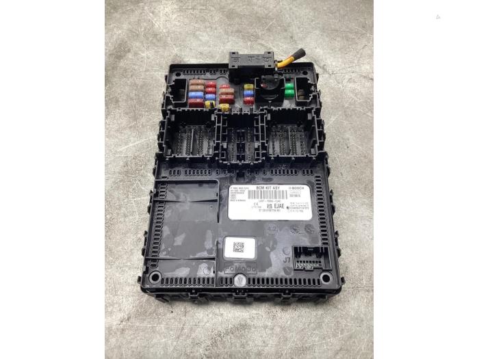 Używane Sterownik Body Control Ford Fiesta 7 1.0 EcoBoost 12V 100 Cena € 150,00 Procedura marży oferowane przez Gebr Opdam B.V.