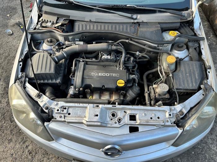 Używane Pompa ABS Opel Tigra Twin Top 1.4 16V Cena € 68,00 Procedura marży oferowane przez Gebr Opdam B.V.
