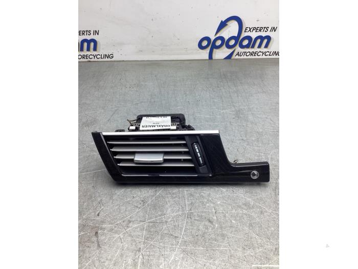 Begagnade Luftmunstycke, instrumentbräda Mercedes E Estate (S212) E-350 CGI V6 24V Pris € 25,00 Marginaltabell erbjuds av Gebr Opdam B.V.