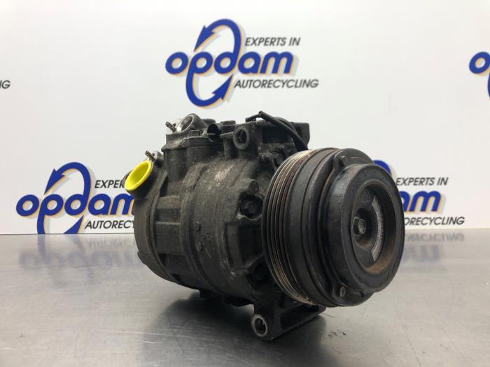 Usagé Compresseur de clim BMW 5 serie Touring (E39) 520i 24V Prix € 50,00 Règlement à la marge proposé par Gebr Opdam B.V.