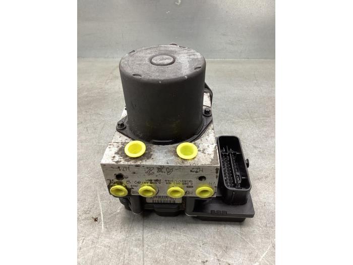 Gebrauchte ABS Pumpe Mercedes Vito (639.6) 3.0 122 CDI V6 24V Preis € 151,25 Mit Mehrwertsteuer angeboten von Gebr Opdam B.V.