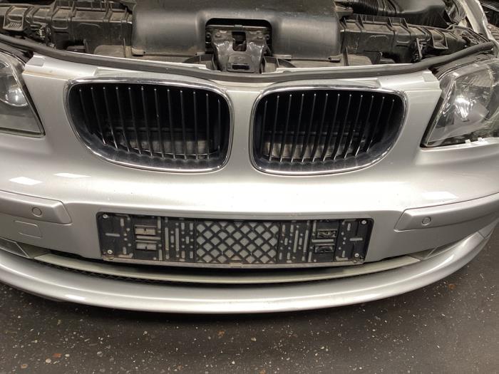 Begagnade Grill BMW 1 serie (E87/87N) 116i 1.6 16V Pris € 54,00 Marginaltabell erbjuds av Gebr Opdam B.V.
