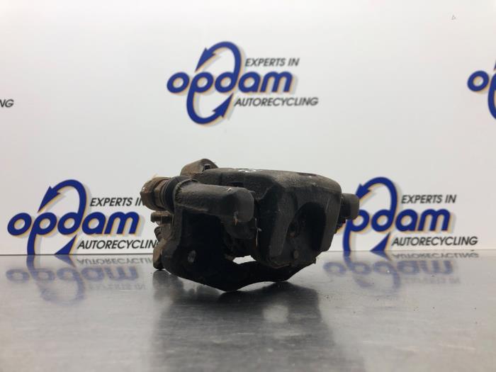 Gebrauchte Bremszange rechts hinten Hyundai Coupe 2.0i 16V Preis € 45,00 Margenregelung angeboten von Gebr Opdam B.V.