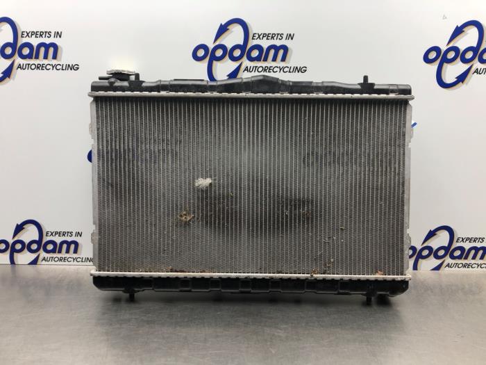 Usagé Radiateur Hyundai Coupe 2.0i 16V Prix € 36,00 Règlement à la marge proposé par Gebr Opdam B.V.