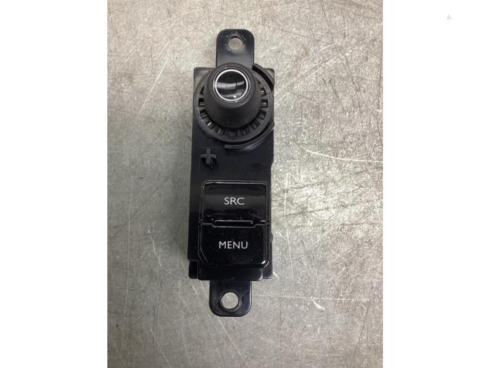 Used On-board computer controller Peugeot 208 I (CA/CC/CK/CL) 1.2 Vti 12V PureTech 82 Price € 25,00 Margin scheme offered by Gebr Opdam B.V.