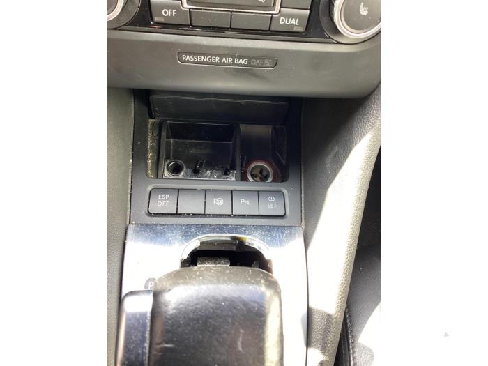 Begagnade Askkopp, fram Volkswagen Golf VI (5K1) 1.4 TSI 160 16V Pris € 45,00 Marginaltabell erbjuds av Gebr Opdam B.V.