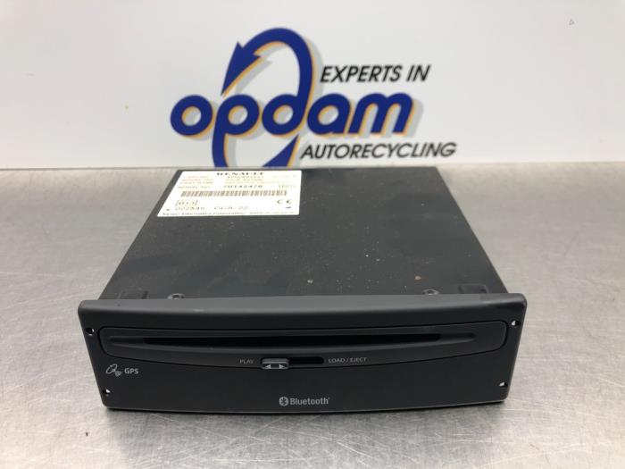 Usagé Module navigation Renault Espace (JK) 2.0 dCi 16V 130 FAP Prix € 200,00 Règlement à la marge proposé par Gebr Opdam B.V.