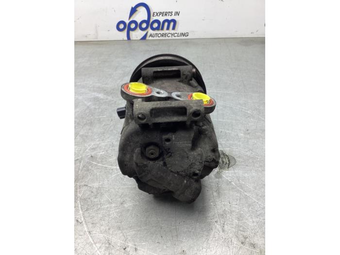 Klimapumpe van een Ford Transit 2.4 TDCi 16V 2008