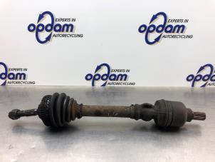 Usados Eje de transmisión izquierda delante Peugeot 206 (2A/C/H/J/S) 1.4 XR,XS,XT,Gentry Precio € 60,00 Norma de margen ofrecido por Gebr Opdam B.V.