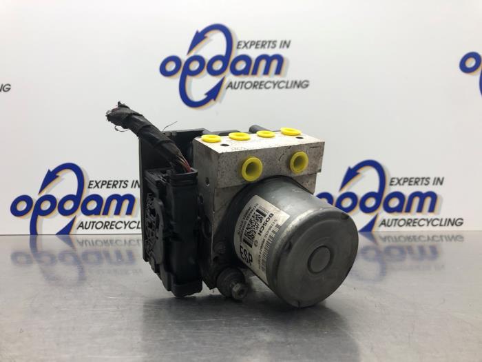 Begagnade ABS-pump Fiat Grande Punto (199) 1.4 16V Pris € 125,00 Marginaltabell erbjuds av Gebr Opdam B.V.