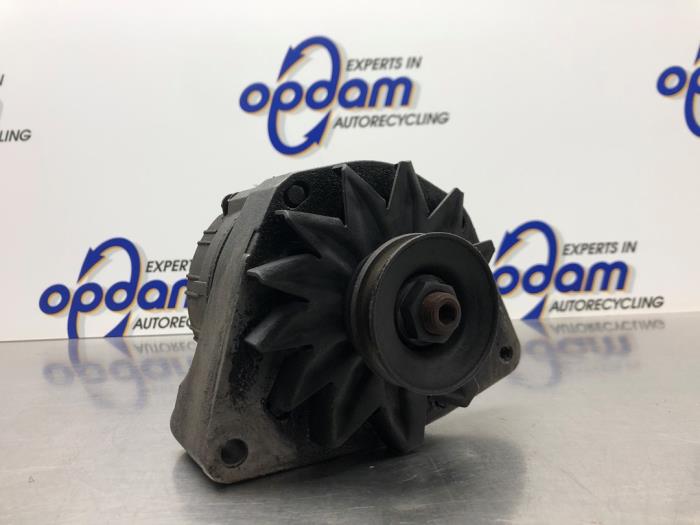 Usagé Dynamo Peugeot 205 II (20A/C) 1.4 Prix € 50,00 Règlement à la marge proposé par Gebr Opdam B.V.