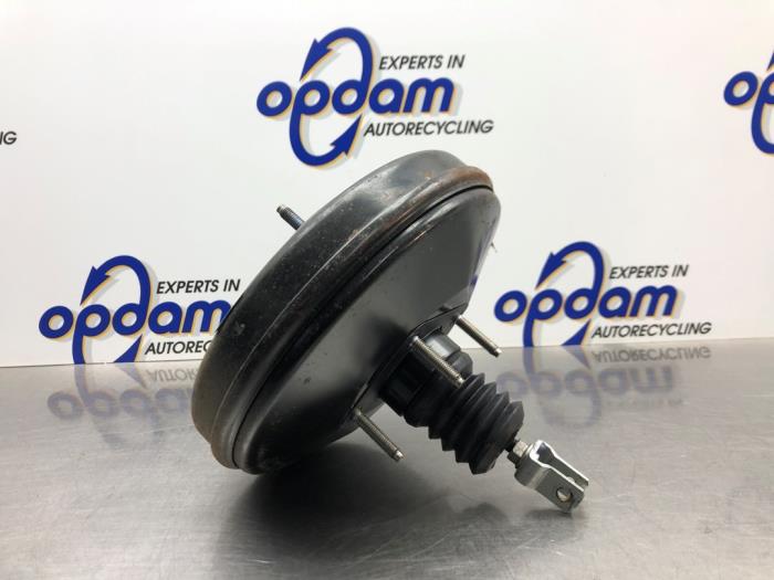Usagé Servo frein Toyota Aygo (B40) 1.2 12V Prix € 75,00 Règlement à la marge proposé par Gebr Opdam B.V.