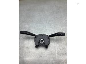 Usagé Commutateur combi colonne de direction Jeep Renegade (BU) 1.5 T e-Hybrid 16V Prix € 120,00 Règlement à la marge proposé par Gebr Opdam B.V.