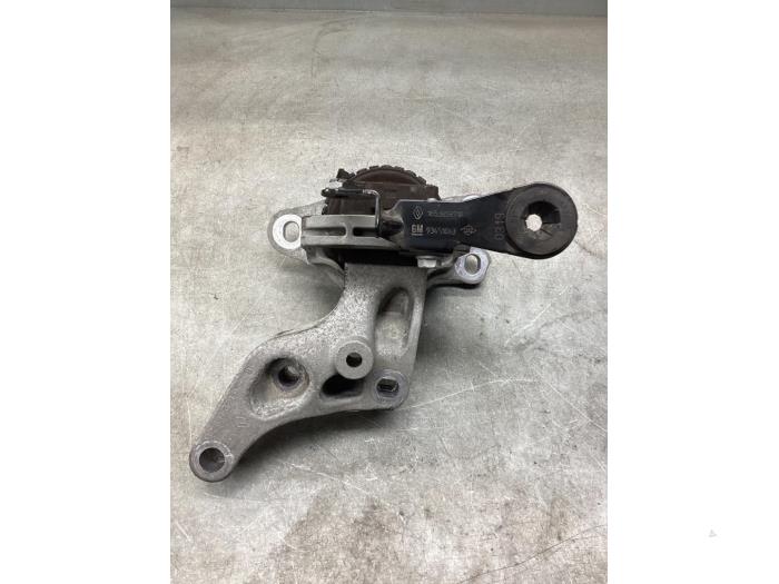 Used Engine mount Nissan NV 300 1.6 dCi 95 Price € 42,35 Inclusive VAT offered by Gebr Opdam B.V.