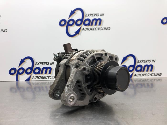 Begagnade Dynamo Toyota Aygo (B40) 1.0 12V VVT-i Pris € 100,00 Marginaltabell erbjuds av Gebr Opdam B.V.
