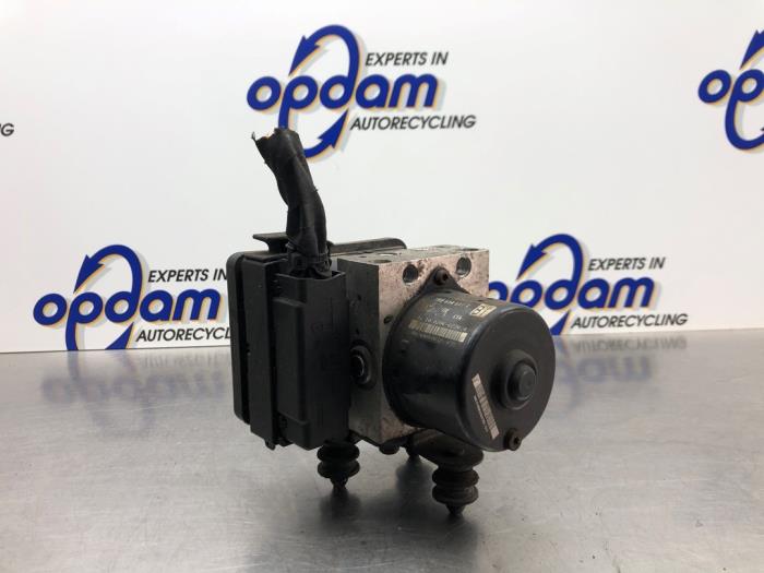 Begagnade ABS-pump Volkswagen Golf V (1K1) 1.4 16V Pris € 100,00 Marginaltabell erbjuds av Gebr Opdam B.V.