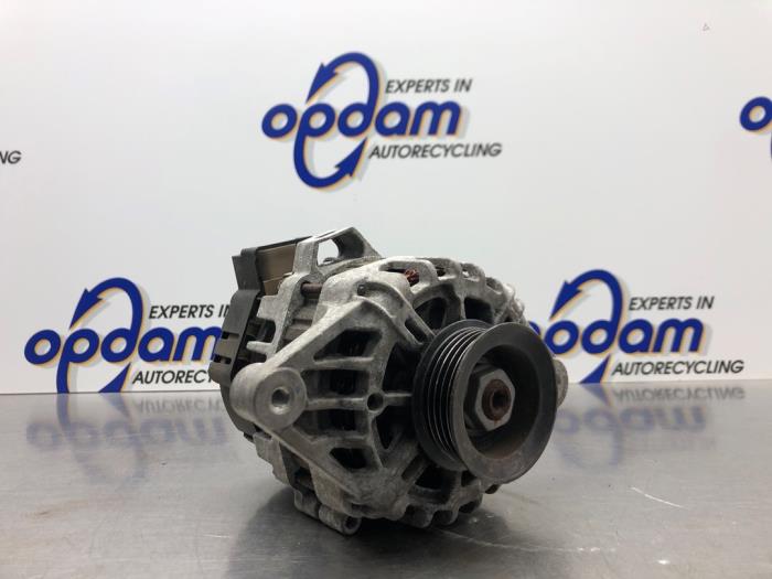 Begagnade Dynamo Hyundai i20 1.2i 16V Pris € 50,00 Marginaltabell erbjuds av Gebr Opdam B.V.