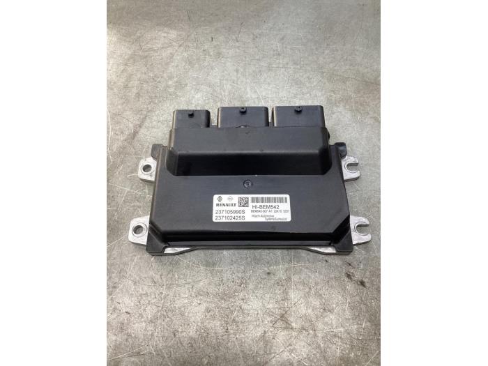 Used Engine management computer Dacia Jogger 1.6 Hybrid 140 16V Price € 250,00 Margin scheme offered by Gebr Opdam B.V.