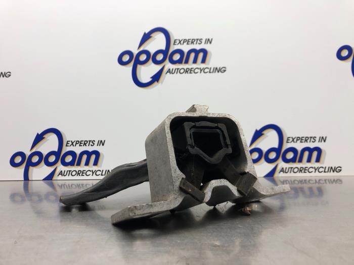 Used Engine mount Dacia Logan MCV I (KS) 1.6 MPI 85 Price € 40,00 Margin scheme offered by Gebr Opdam B.V.