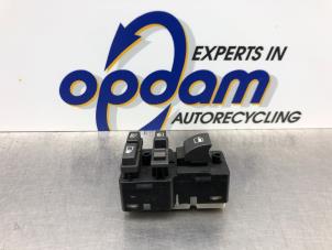 Usagé Commutateur vitre électrique BMW 7 serie (E65/E66/E67) 735i,Li 3.6 V8 32V Prix € 25,00 Règlement à la marge proposé par Gebr Opdam B.V.