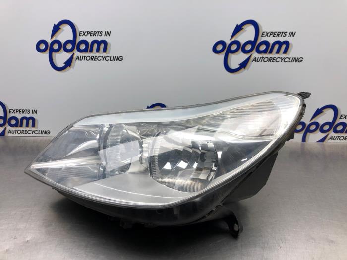 Używane Reflektor lewy Citroen C5 II Berline (RC) 1.8 16V Cena € 50,00 Procedura marży oferowane przez Gebr Opdam B.V.