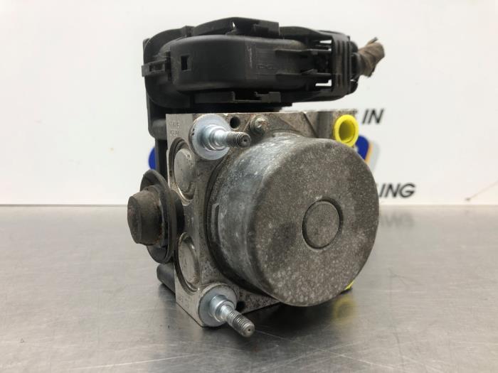 Gebrauchte ABS Pumpe Fiat Panda (169) 1.2 Fire Preis € 50,00 Margenregelung angeboten von Gebr Opdam B.V.