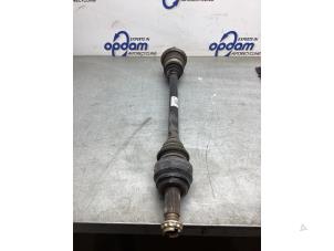 Usados Eje de transmisión derecha detrás BMW 5 serie (F10) 520i 16V Precio € 100,00 Norma de margen ofrecido por Gebr Opdam B.V.