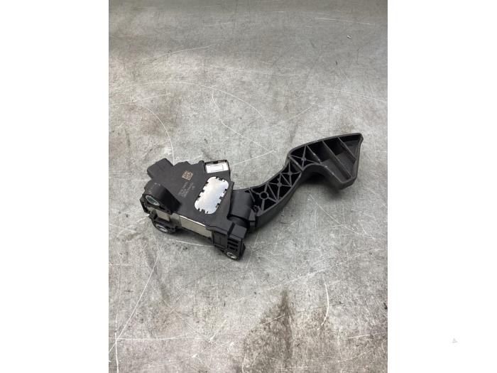 Begagnade Gaspedalsensor Peugeot 108 1.0 12V VVT-i Pris € 30,00 Marginaltabell erbjuds av Gebr Opdam B.V.