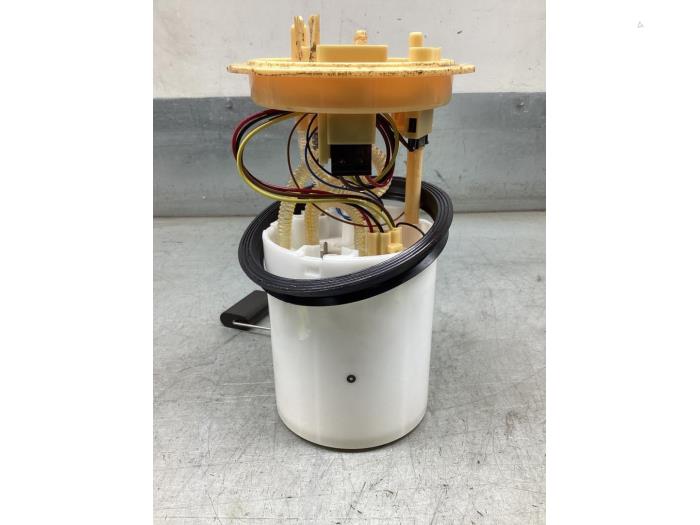 Usagé Pompe à carburant Volkswagen Caddy Cargo V (SBA/SBH) 2.0 TDI BlueMotionTechnology Prix € 181,50 Prix TTC proposé par Gebr Opdam B.V.