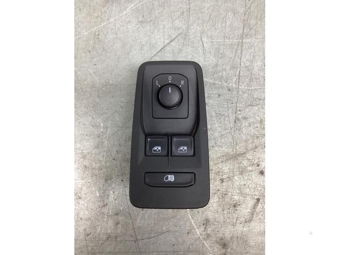 Usados Interruptor de ventanilla eléctrica Volkswagen Caddy Cargo V (SBA/SBH) 2.0 TDI BlueMotionTechnology Precio € 36,30 IVA incluido ofrecido por Gebr Opdam B.V.