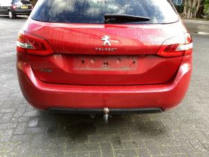 Używane Zderzak tylny Peugeot 308 SW (L4/L9/LC/LJ/LR) 1.2 12V e-THP PureTech 130 Cena € 250,00 Procedura marży oferowane przez Gebr Opdam B.V.