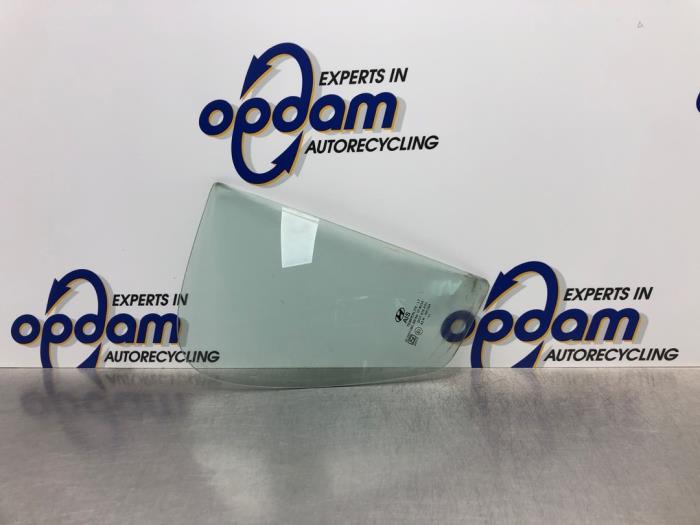 Usados Ventanilla triangular derecha detrás Hyundai i20 1.2i 16V Precio € 30,00 Norma de margen ofrecido por Gebr Opdam B.V.