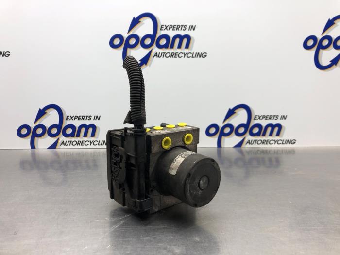 Begagnade ABS-pump Ford Transit 2.2 TDCi 16V Pris € 100,00 Marginaltabell erbjuds av Gebr Opdam B.V.