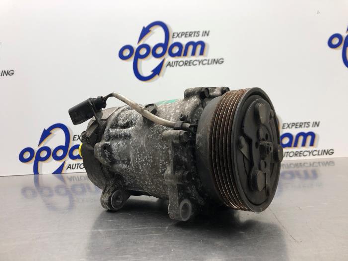 Usagé Compresseur de clim Volkswagen Caddy III (2KA,2KH,2CA,2CH) 1.9 TDI Prix € 50,00 Règlement à la marge proposé par Gebr Opdam B.V.