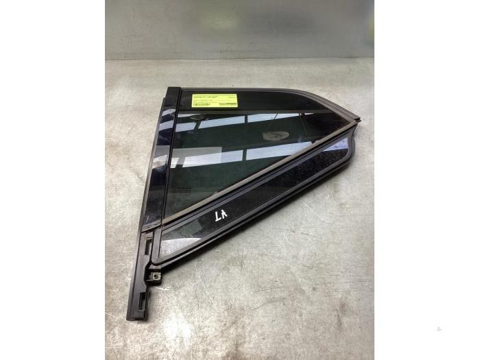 Usados Ventanilla triangular izquierda detrás Volvo XC40 (XZ) 1.5 T3 12V Precio € 75,00 Norma de margen ofrecido por Gebr Opdam B.V.