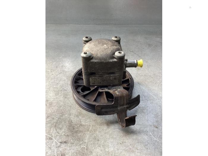 Usagé Pompe de direction Volvo S60 I (RS/HV) 2.4 20V 140 Prix € 125,00 Règlement à la marge proposé par Gebr Opdam B.V.