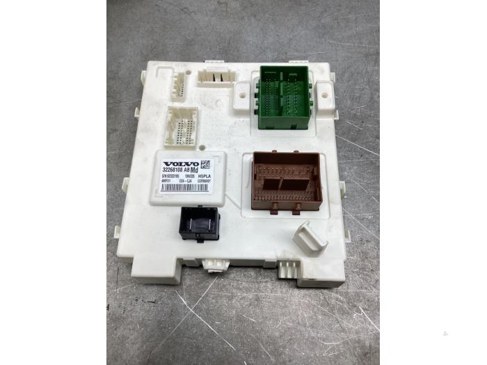 Usagé Module électronique central Volvo XC40 (XZ) 1.5 T3 12V Prix € 150,00 Règlement à la marge proposé par Gebr Opdam B.V.